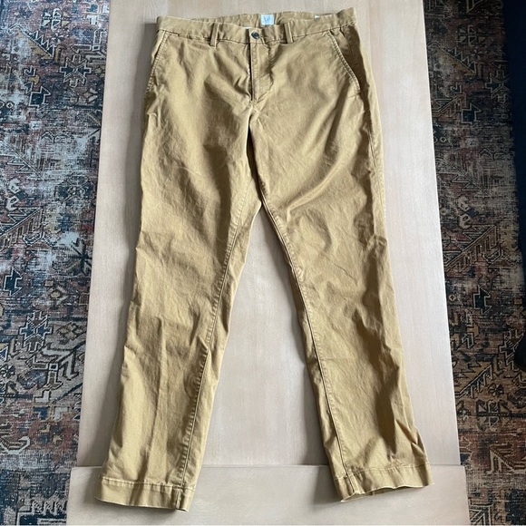 GAP Men's Brown Chinos - Picture 2 of 10